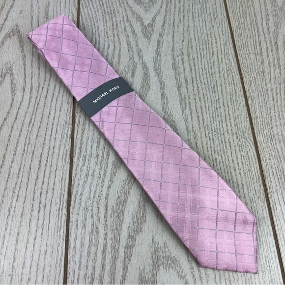 622 - Michael Kors Thanet Grid Tie Pink 650 2MKC23-5021 Silk Blend $69.50 - Picture 1 of 5